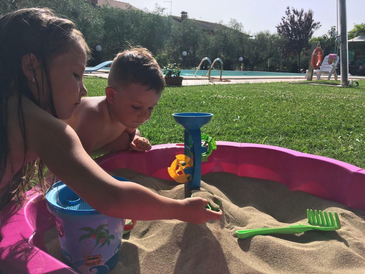 Le Coccole Del Trasimeno Vendégház Tuoro sul Trasimeno Kültér fotó